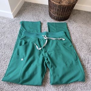 FIGS SCRUBS HUNTER GREEN KADE PANTS
